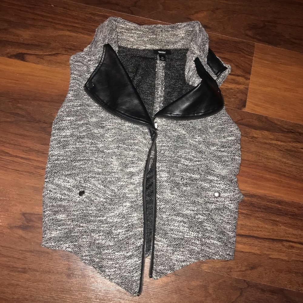 🖤FAUX LEATHER MOTO VEST🖤